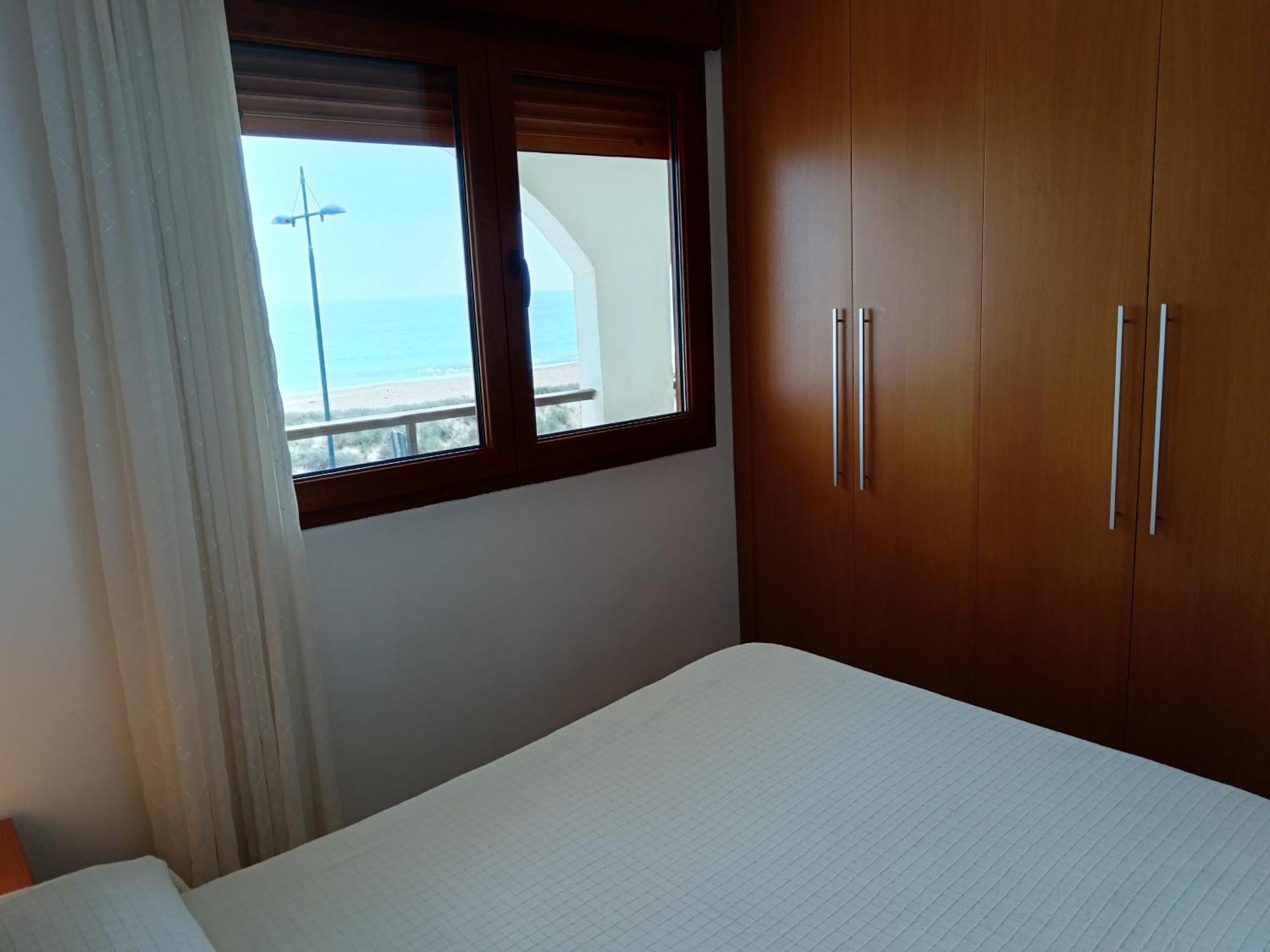 Primera Linea De Playa, Ada Benedicto Xiii, Aire Acondicionado, Wifi, Parking Пеньискола Номер фото